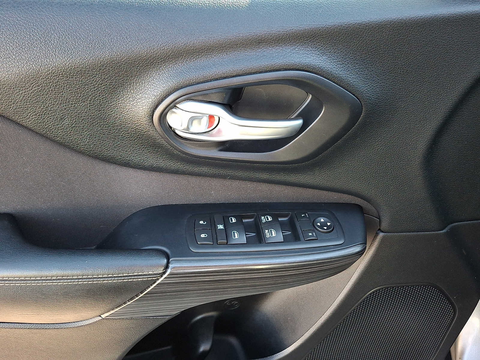 2016 Jeep Cherokee Latitude - Photo 13