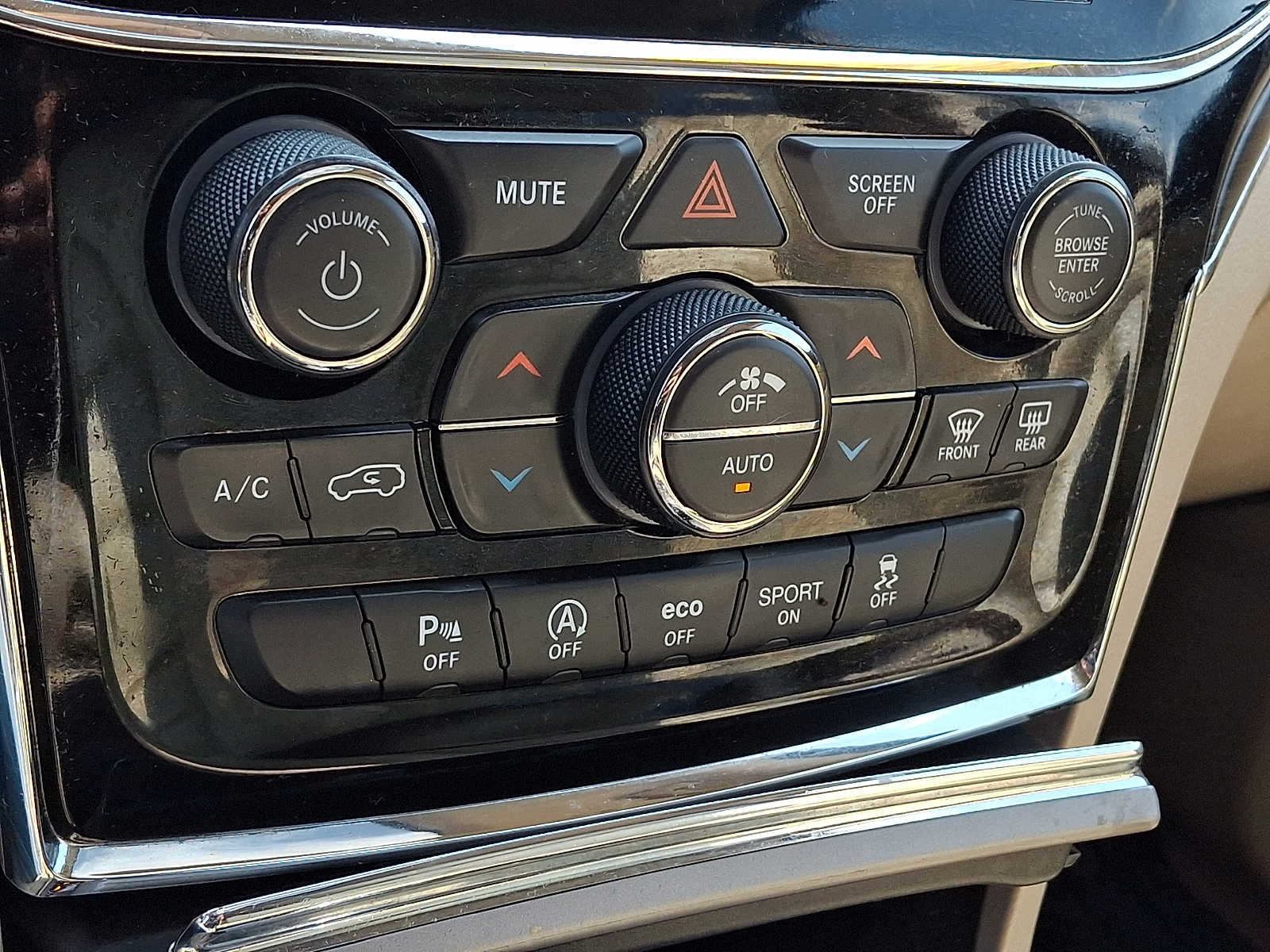 2020 Jeep Grand Cherokee Limited - Photo 18