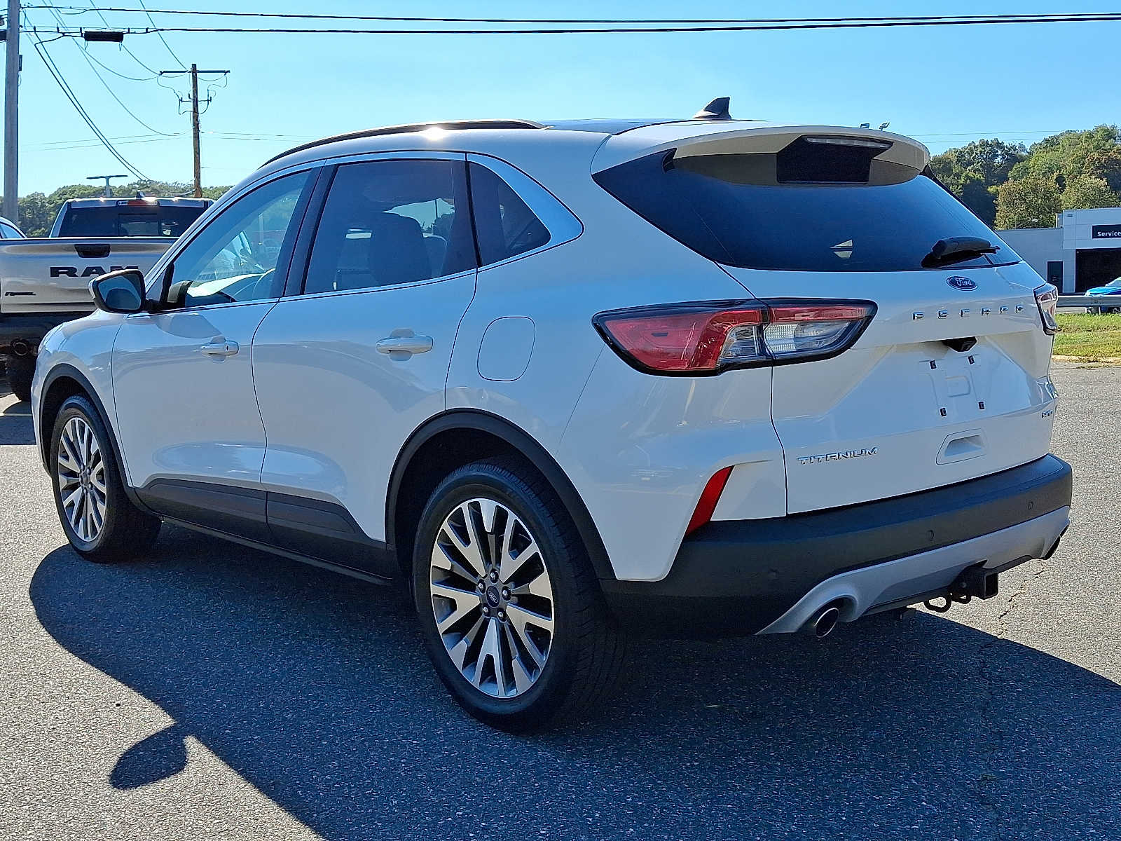 2022 Ford Escape Titanium photo 3