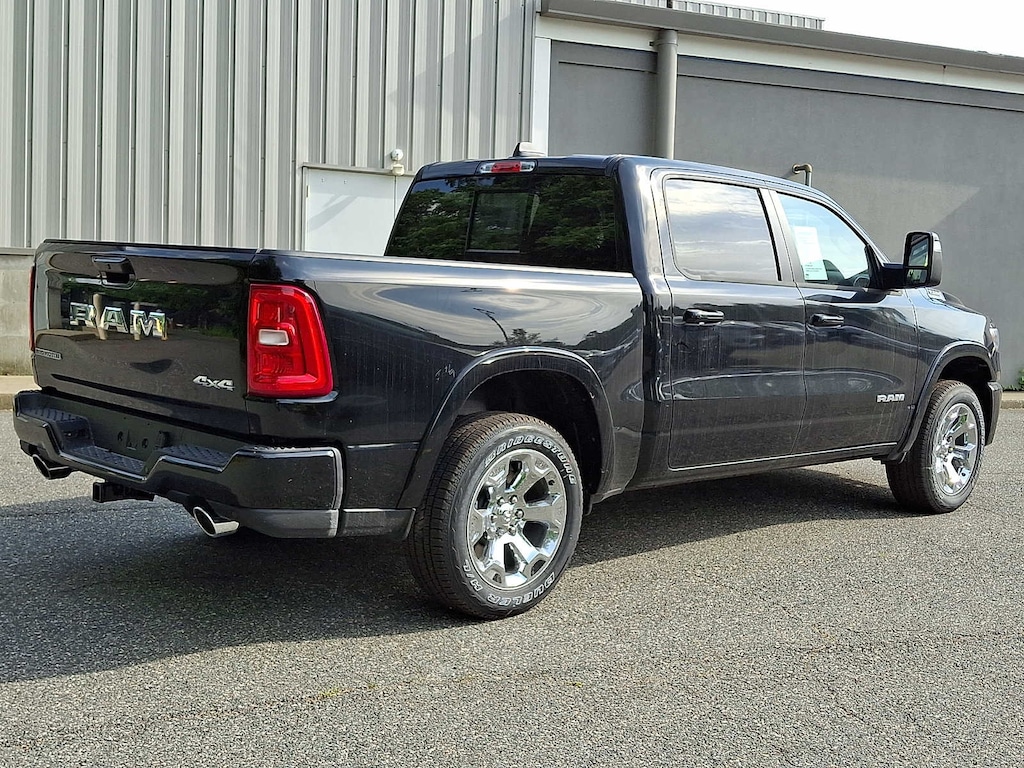New 2026 Ram 1500 BIG HORN CREW CAB 4X4 5'7 BOX Pickup