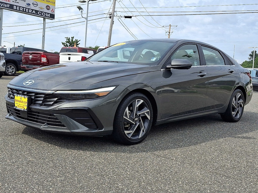 Used 2024 Hyundai Elantra Limited Sedan