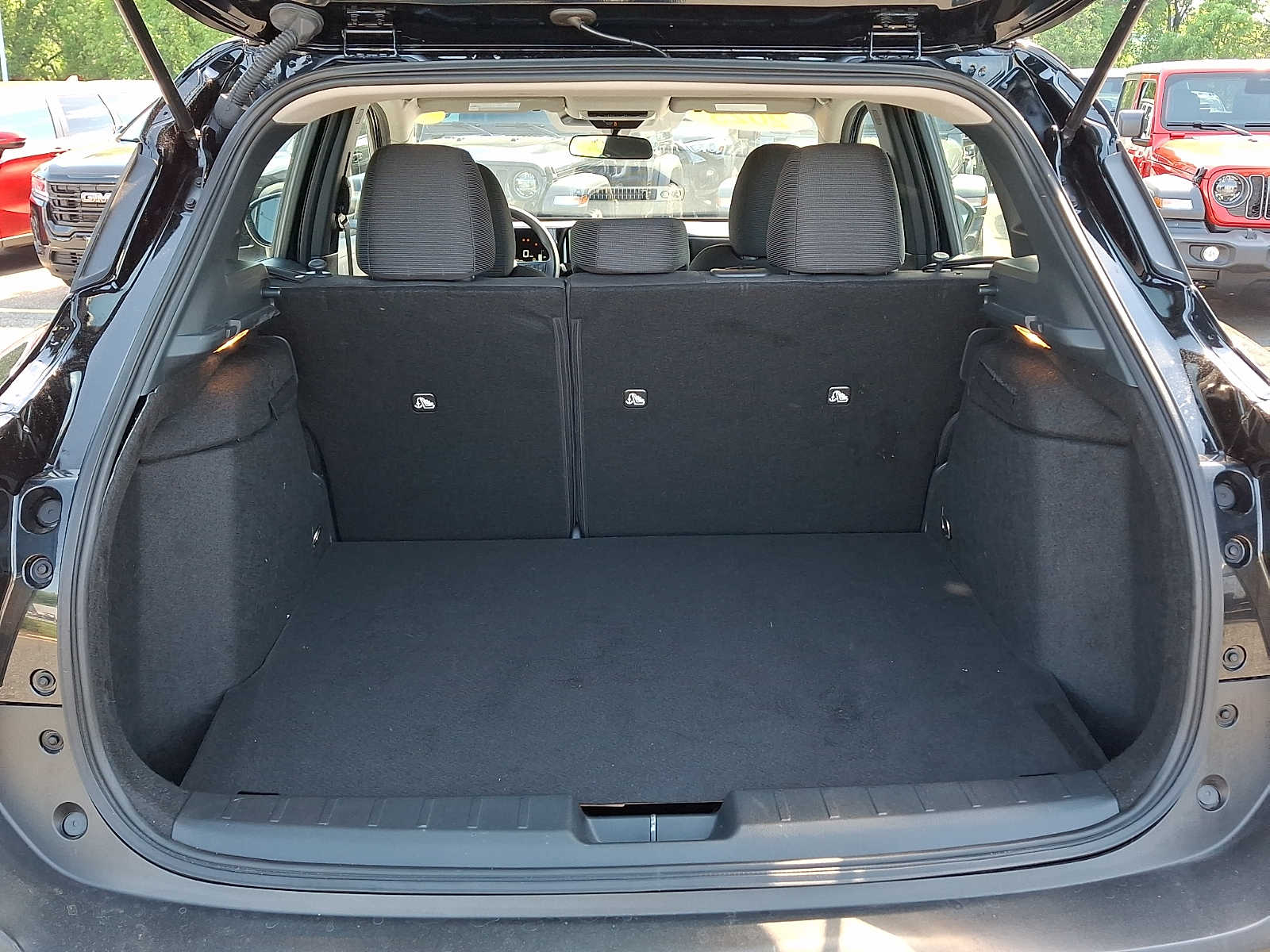 2025 Nissan Kicks S AWD - Photo 28