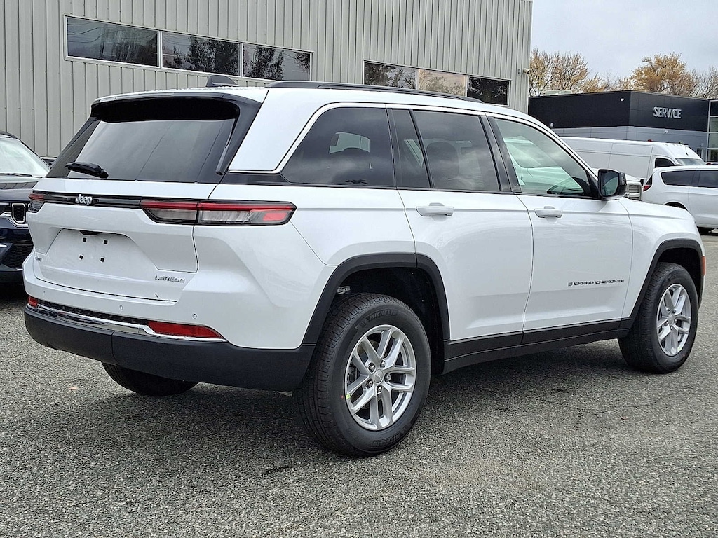 New 2025 Jeep Grand Cherokee LAREDO X 4X4 Sport Utility