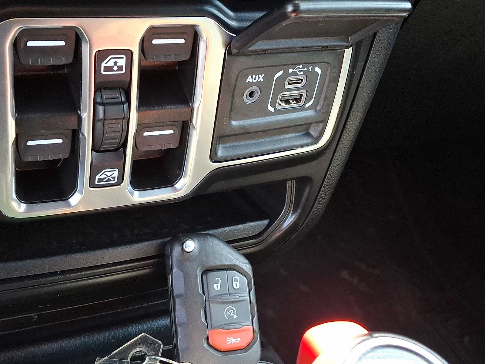 2022 Jeep Wrangler Unlimited Sahara Altitude - Photo 25