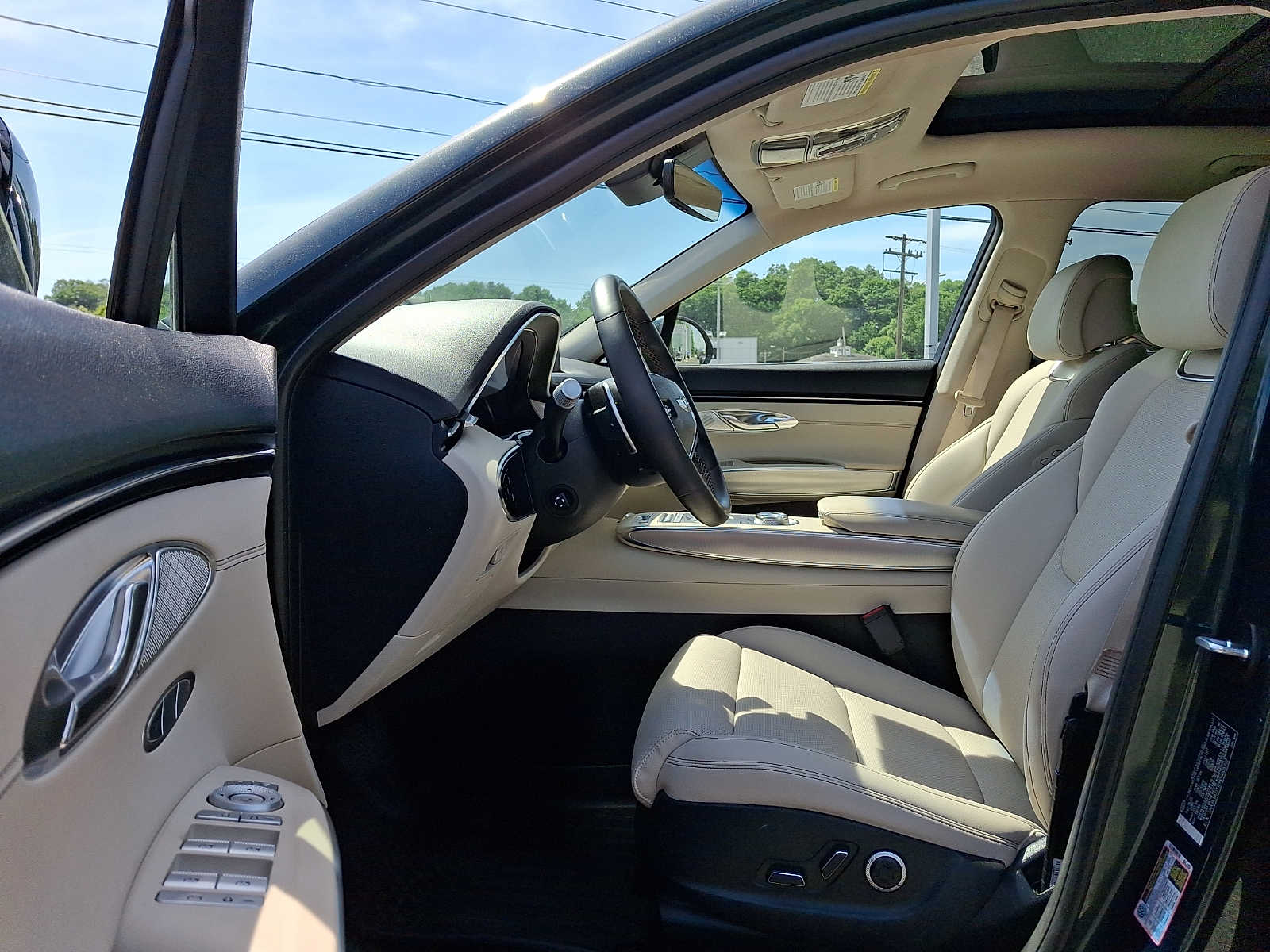 2024 GENESIS GV70 Standard - Photo 15
