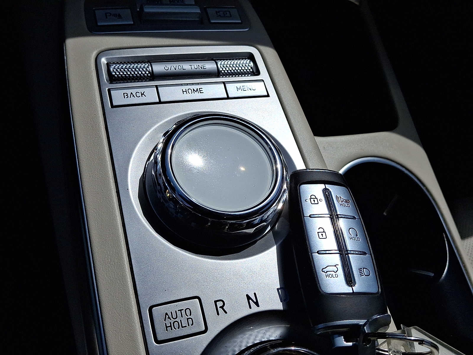 2024 GENESIS GV70 Standard - Photo 28