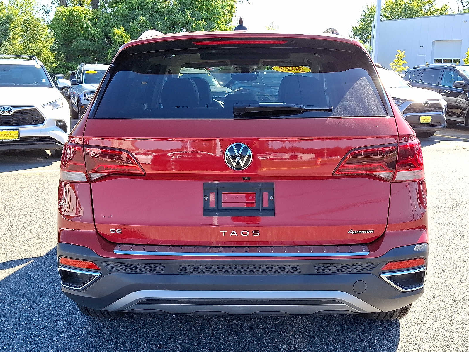 2022 Volkswagen Taos SE photo 3