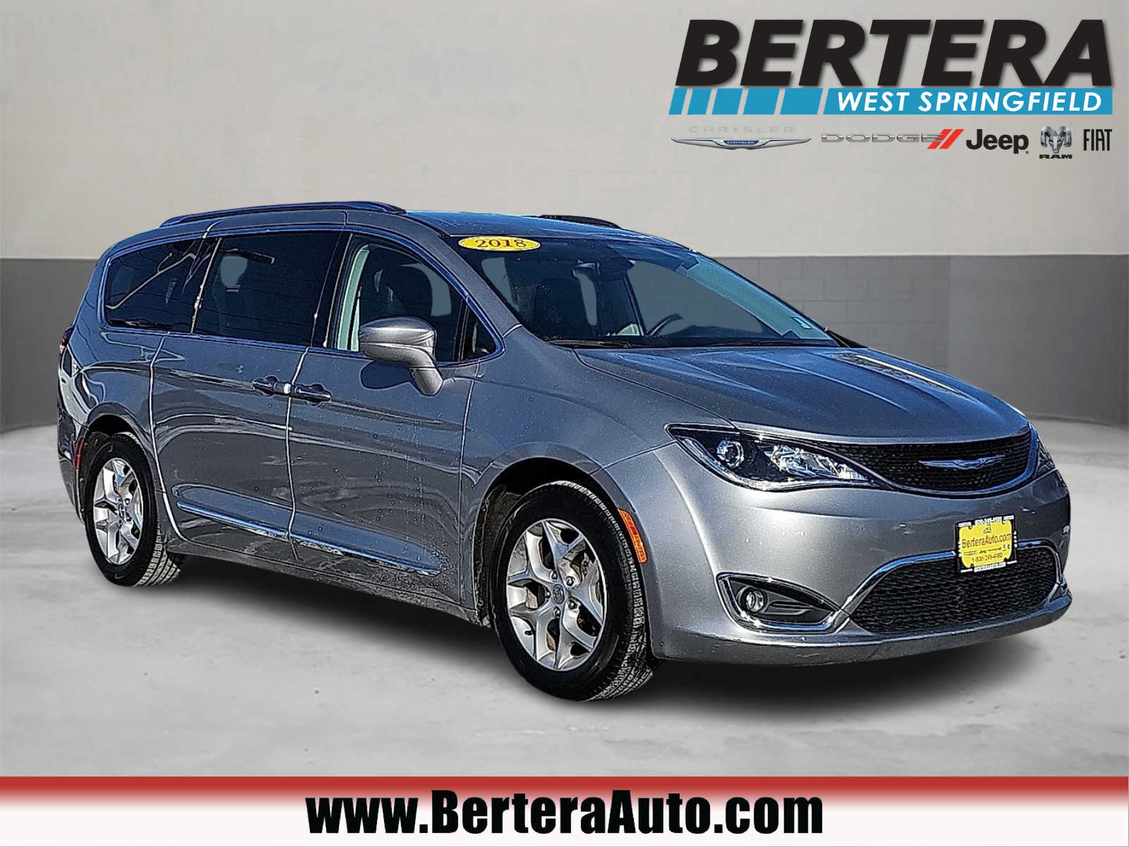2018 Chrysler Pacifica Touring L's photo