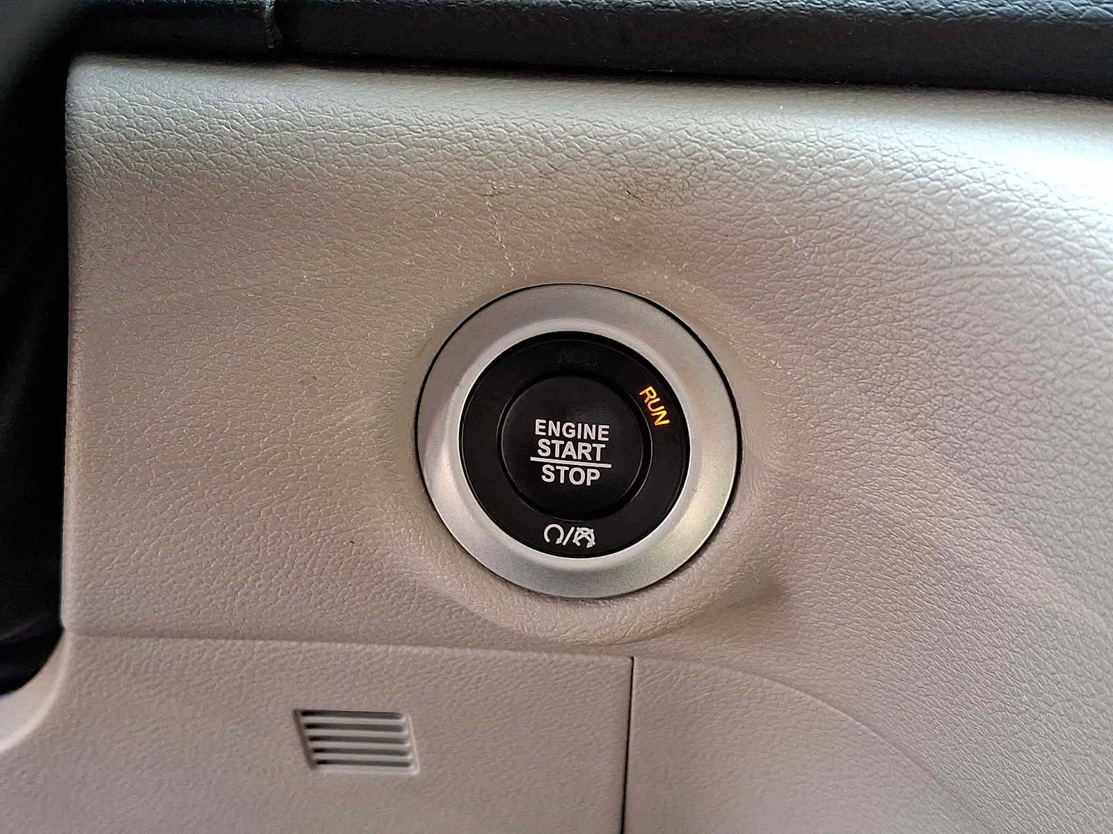 2024 Chrysler Pacifica Touring L - Photo 28