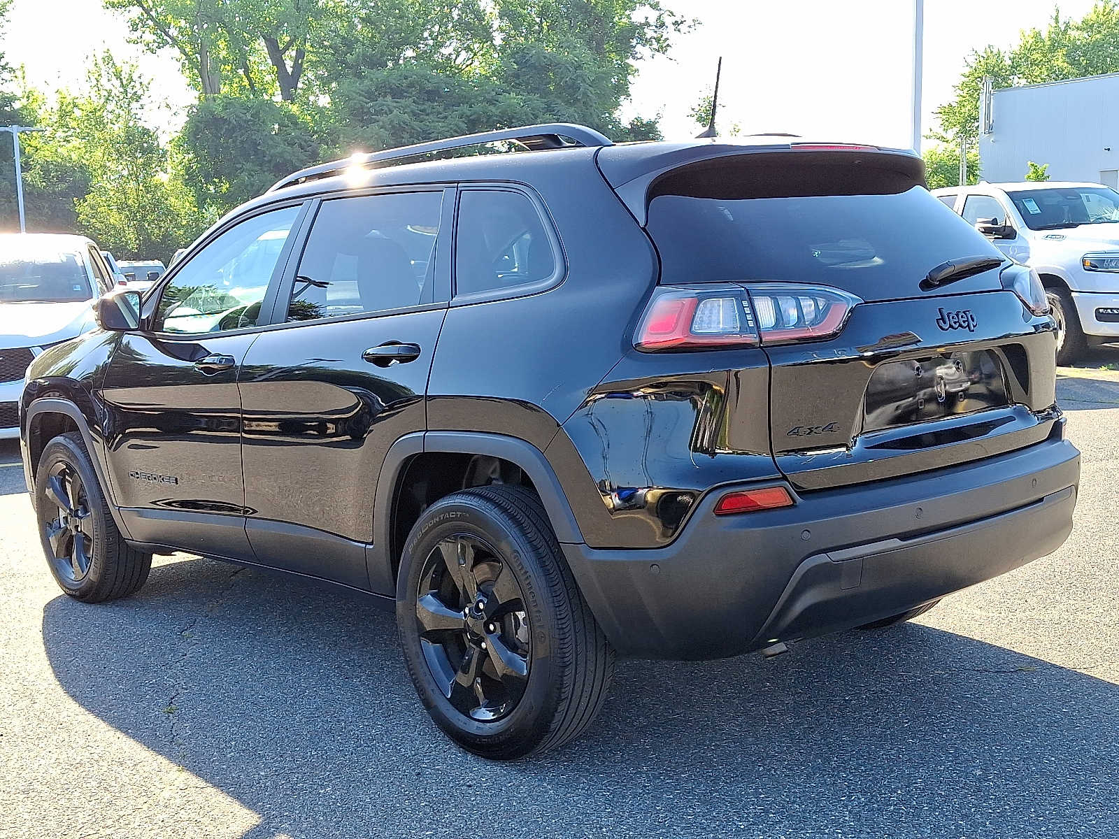 2023 Jeep Cherokee Altitude Lux photo 4