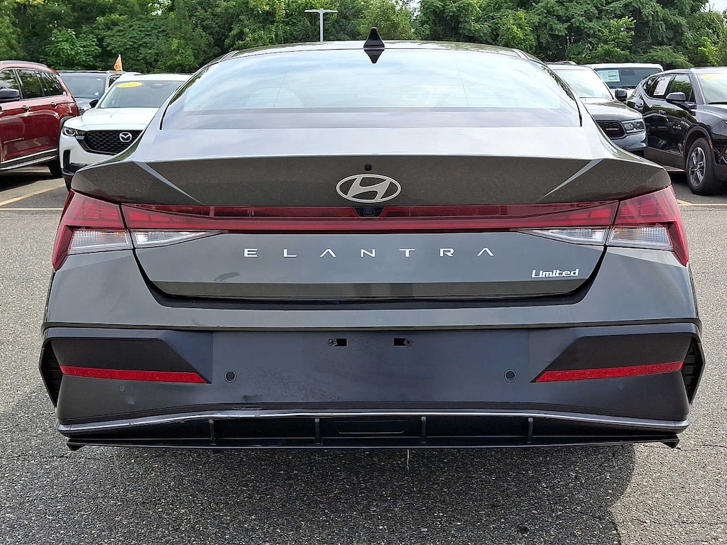 Used 2024 Hyundai Elantra Limited Sedan