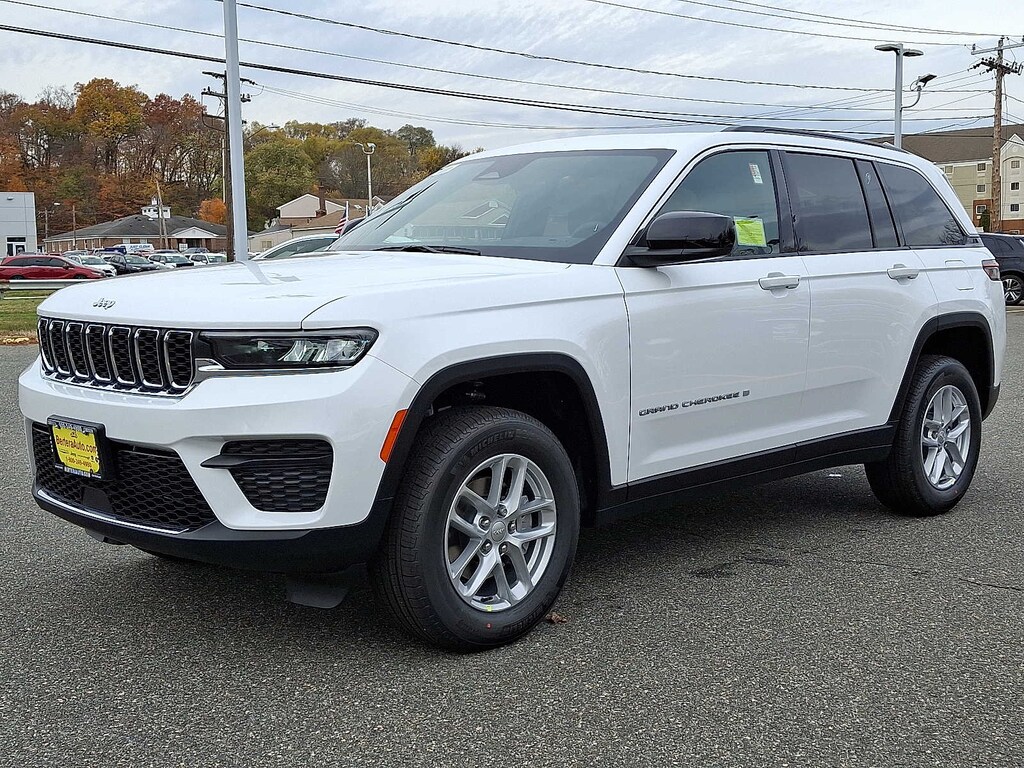New 2025 Jeep Grand Cherokee LAREDO X 4X4 Sport Utility