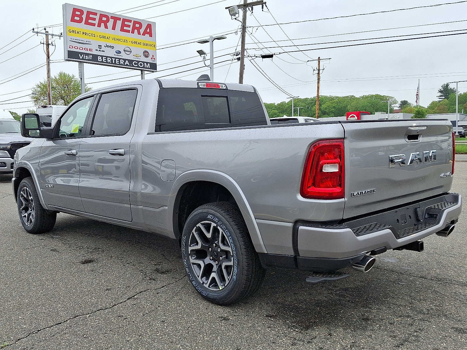 2025 Ram 1500 Laramie photo 3
