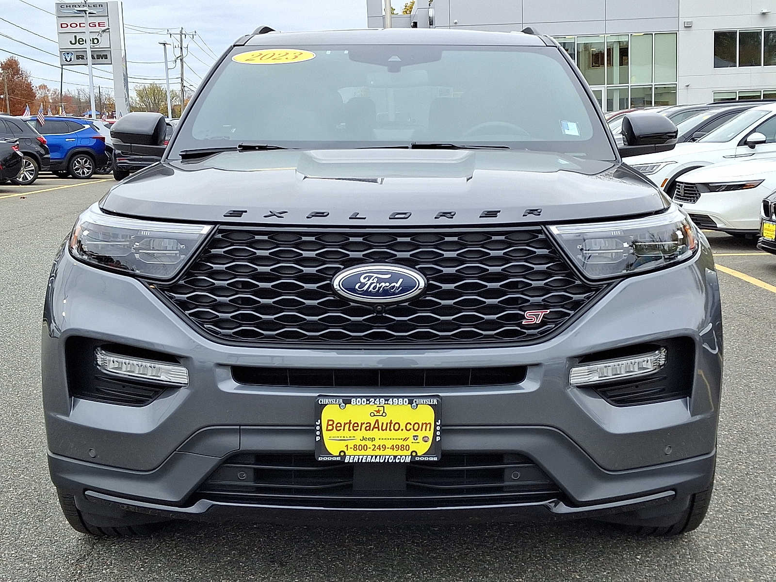 2023 Ford Explorer ST photo 2