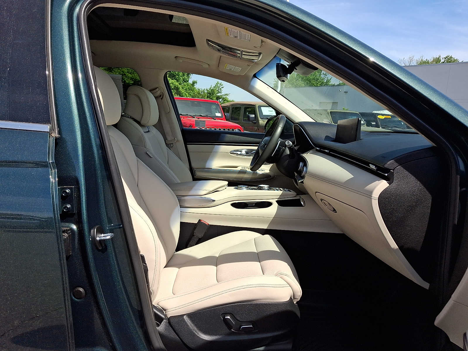 2024 GENESIS GV70 Standard - Photo 30