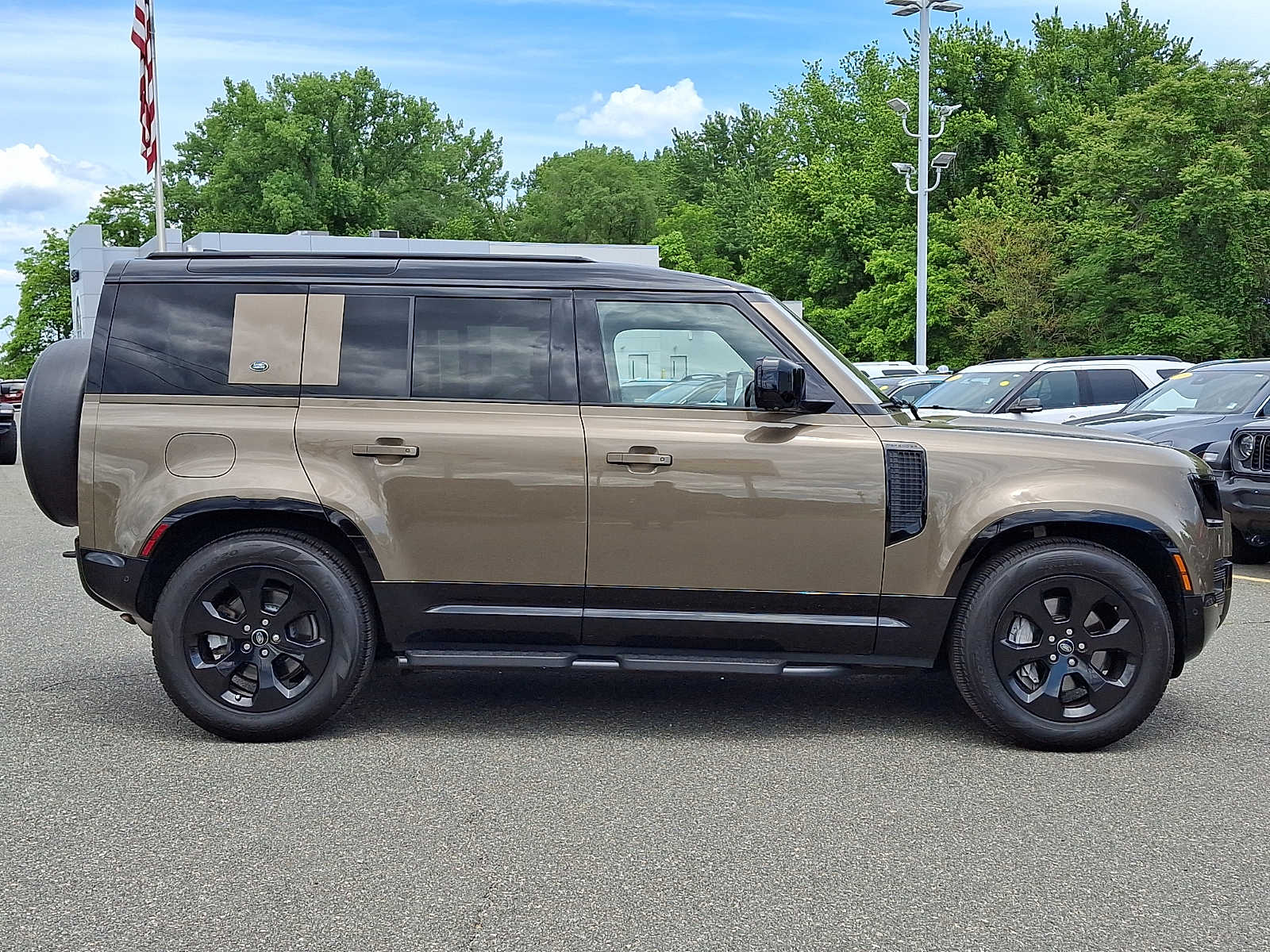2022 Land Rover Defender X-Dynamic SE - Photo 7