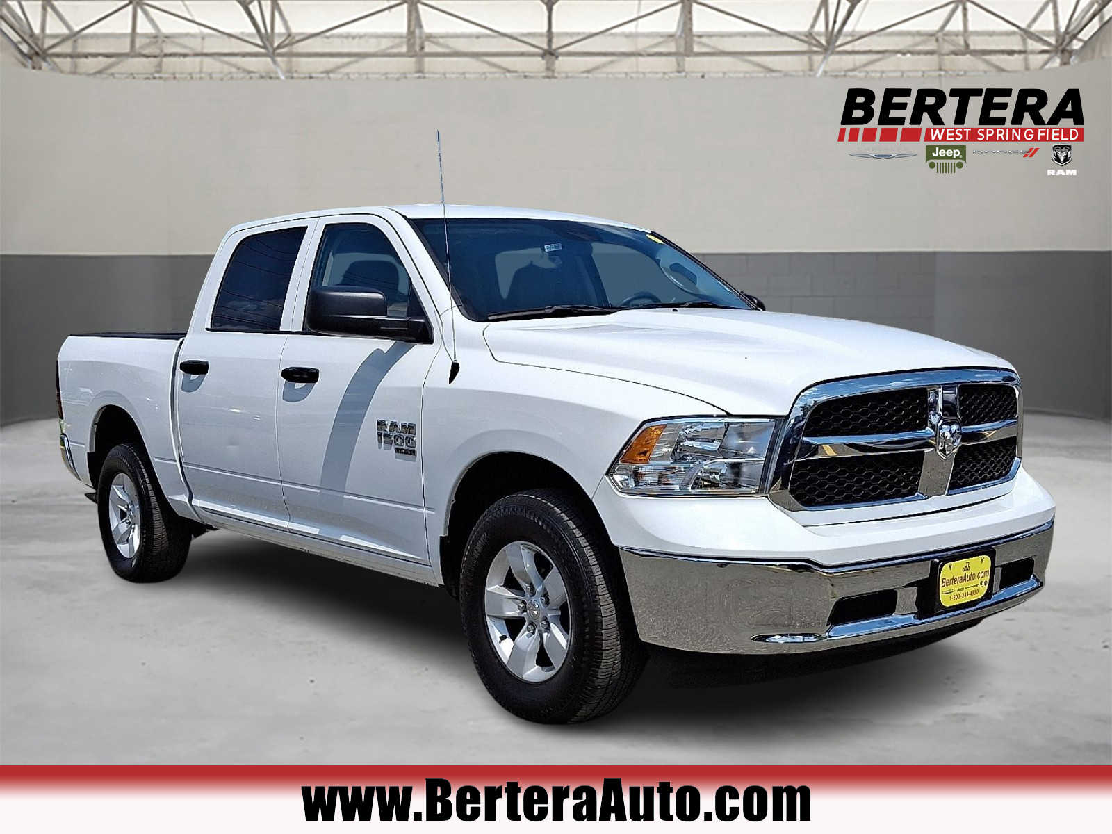 2022 Ram 1500 Classic SLT 4x4 Crew Cab 57 Box