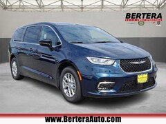 2025 Chrysler Pacifica SELECT Passenger Van