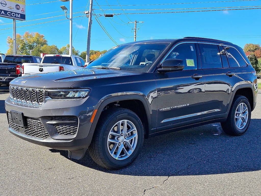 New 2025 Jeep Grand Cherokee LAREDO X 4X4 Sport Utility