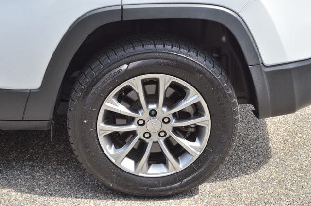 2021 Jeep Cherokee Latitude Lux - Photo 12