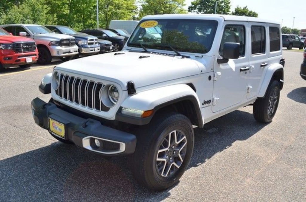 Used 2025 Jeep Wrangler