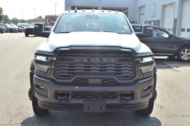 2025 Ram 5500 Tradesman photo 3