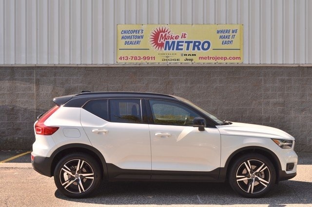 2022 Volvo XC40