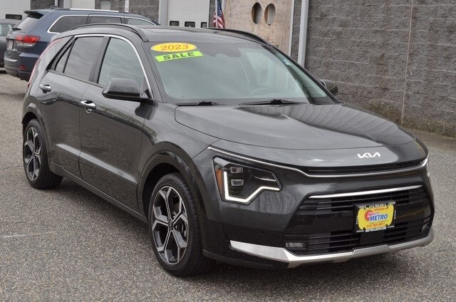 2023 Kia Niro SX Touring photo 2