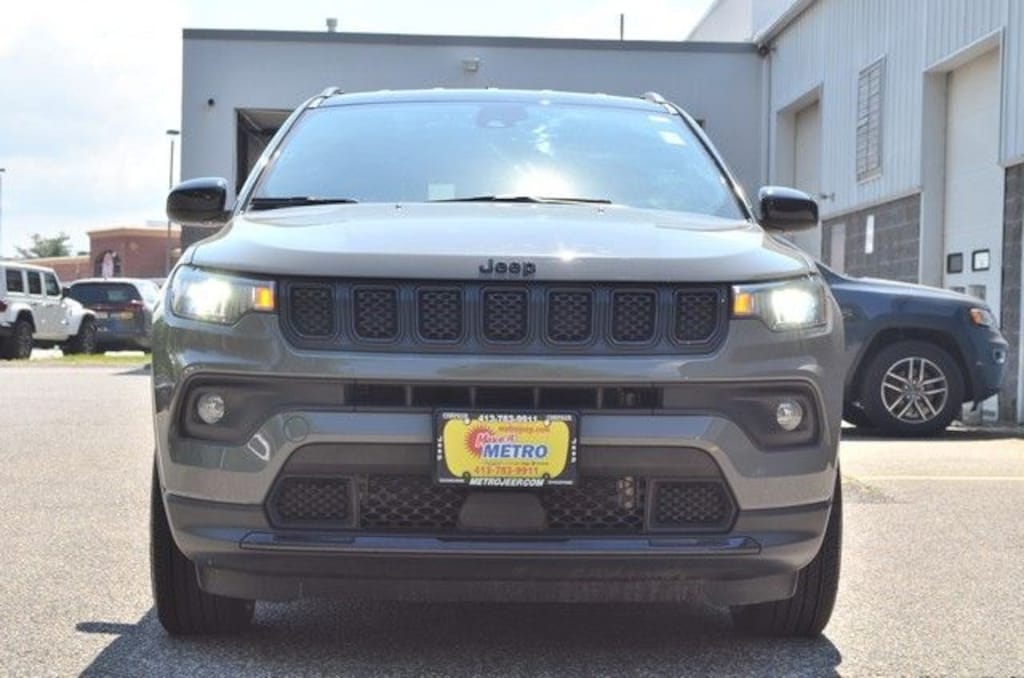 Used 2023 Jeep Compass Latitude SUV