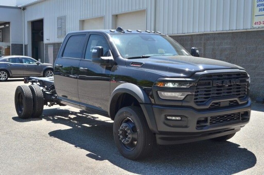 New 2026 Ram 5500 Chassis Cab TRADESMAN CREW 4X4 60' CA Pickup