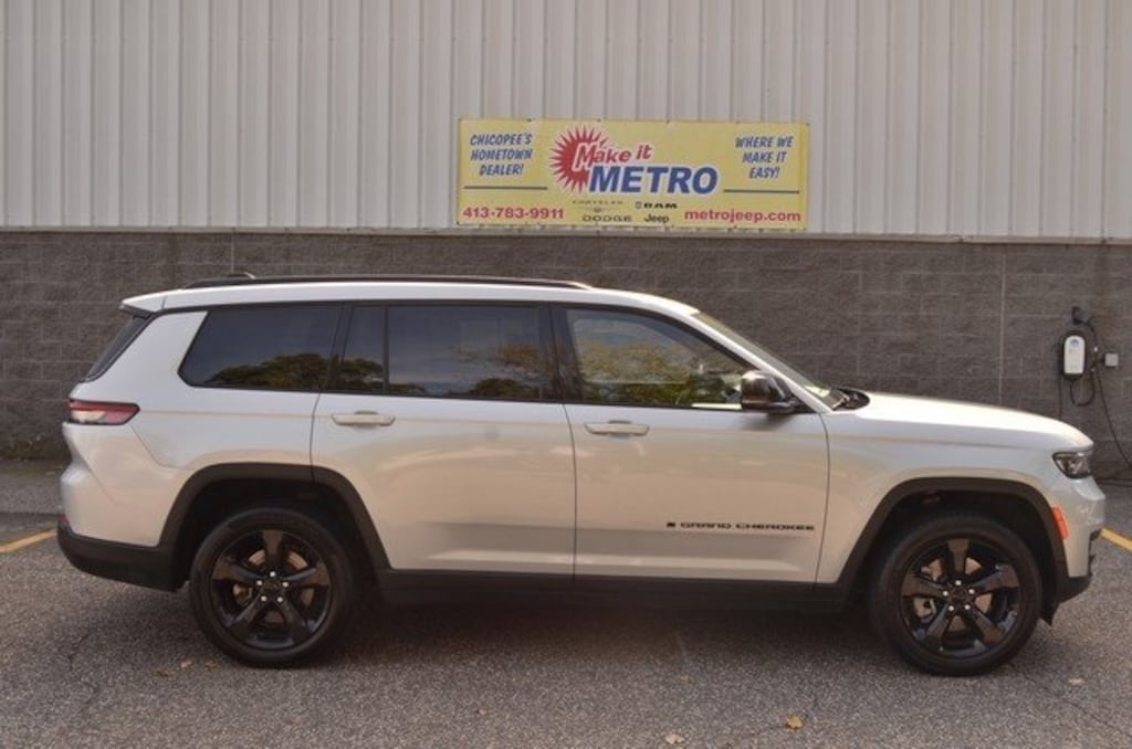 Used 2023 Jeep Grand Cherokee L Altitude SUV