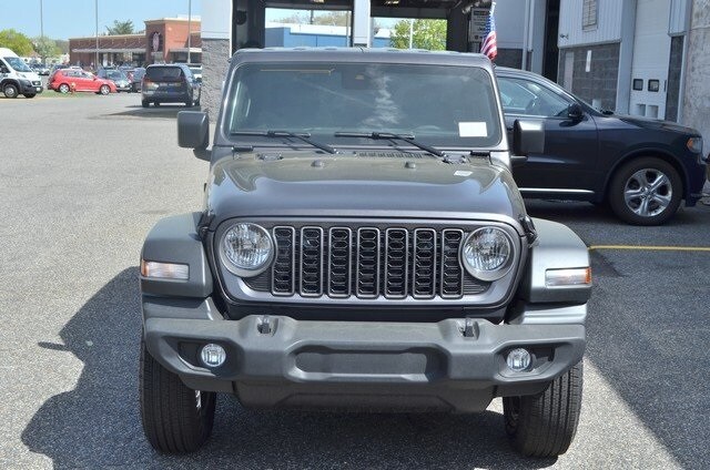 2025 Jeep Wrangler Sport photo 3