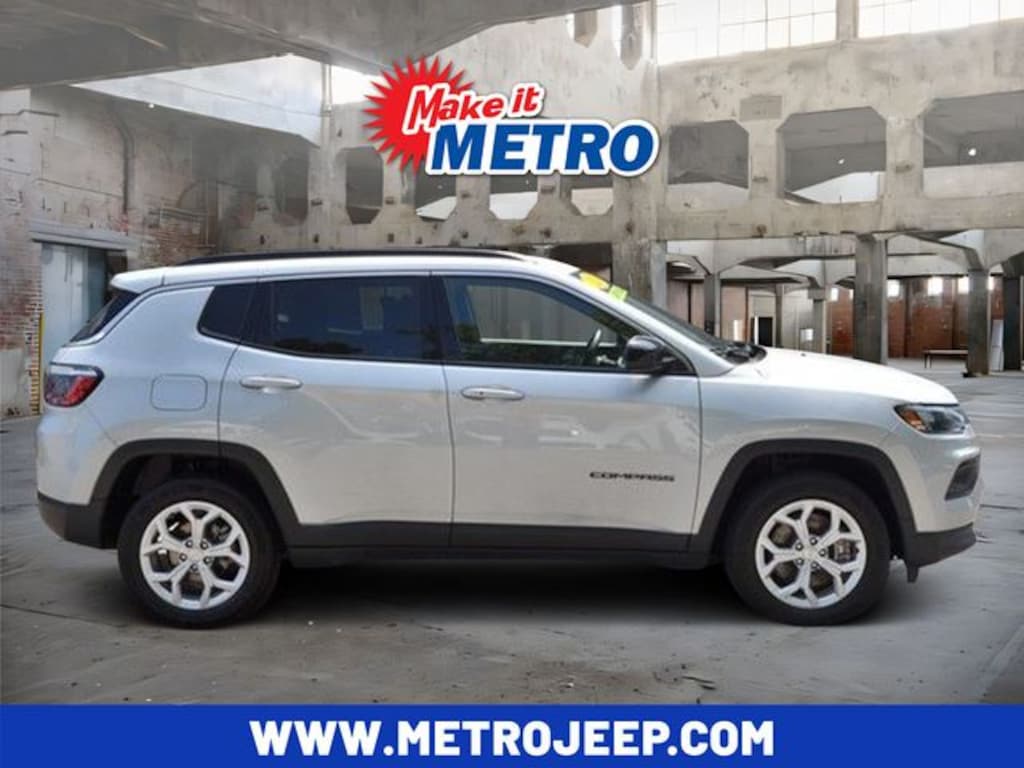 Used 2024 Jeep Compass Latitude SUV