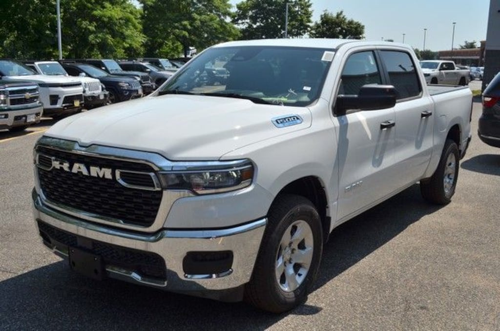 New 2026 Ram 1500 TRADESMAN CREW CAB 4X4 5'7 BOX Pickup