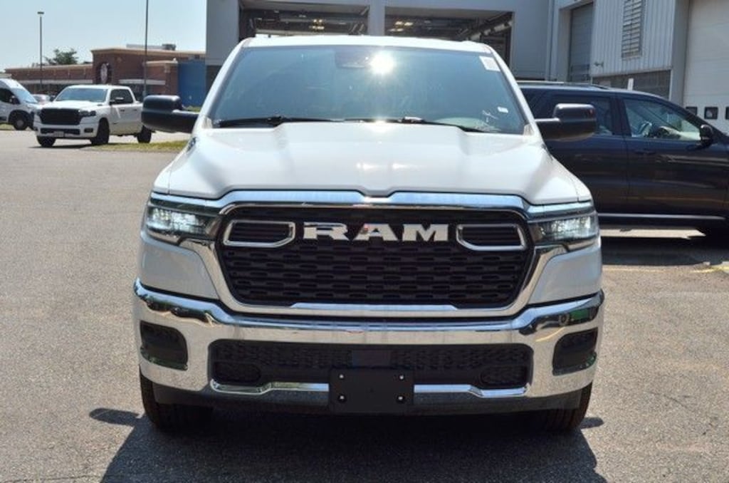 New 2026 Ram 1500 TRADESMAN CREW CAB 4X4 5'7 BOX Pickup