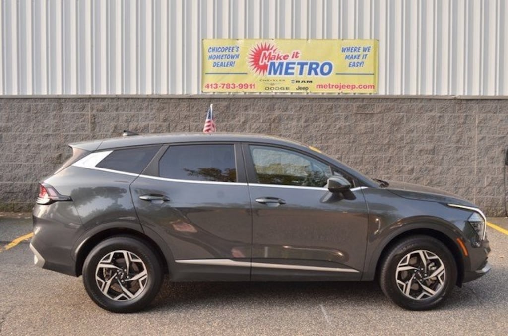 Used 2024 Kia Sportage LX SUV