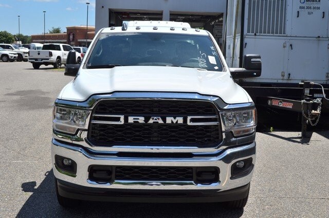 2024 Ram 3500 Tradesman photo 3