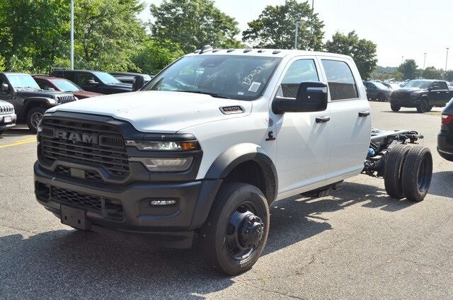 2025 Ram 5500 Tradesman photo 4