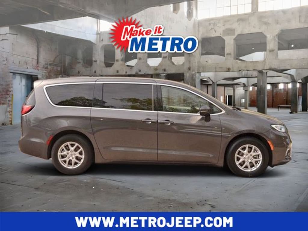Used 2023 Chrysler Pacifica