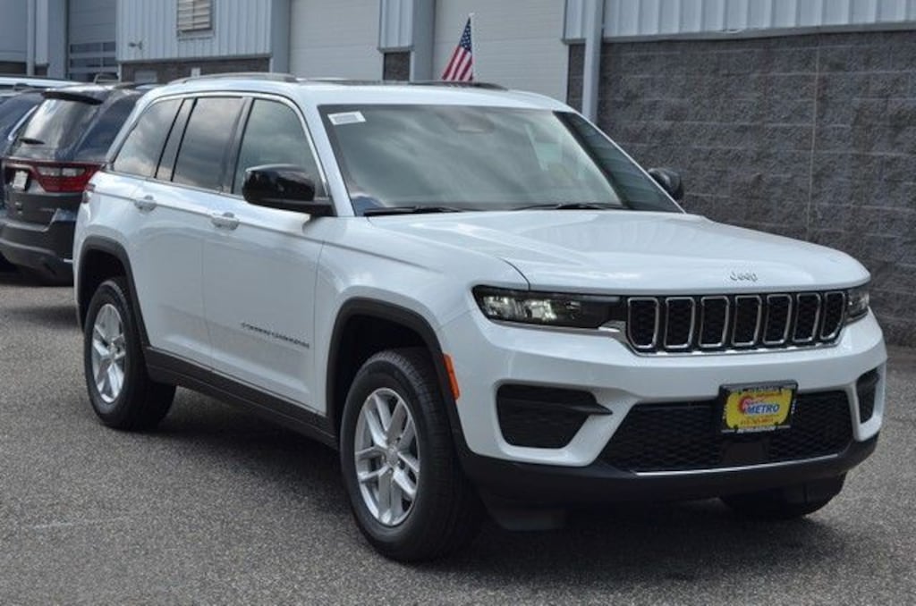 New 2026 Jeep Grand Cherokee LAREDO X 4X4 Sport Utility