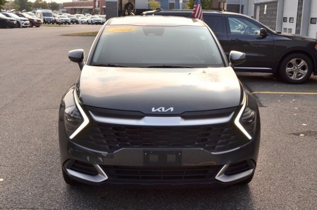 Used 2024 Kia Sportage LX SUV