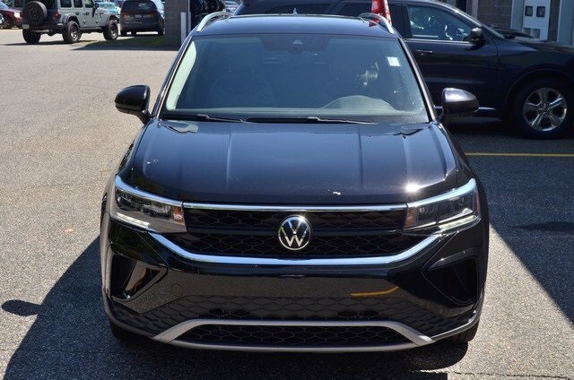 2022 Volkswagen Taos SE photo 3