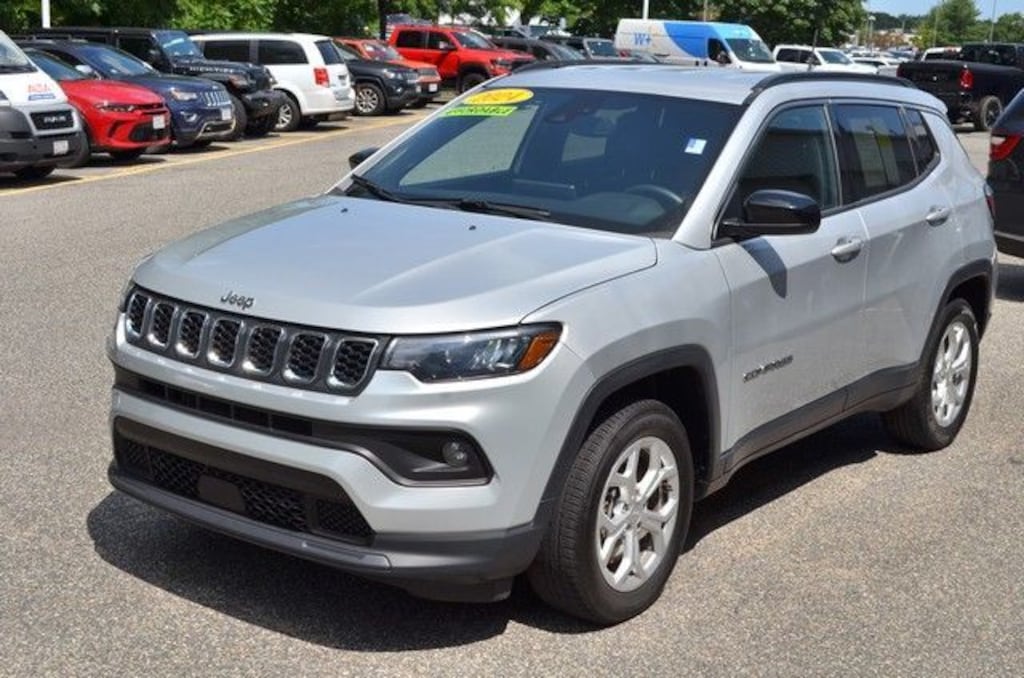 Used 2024 Jeep Compass Latitude SUV