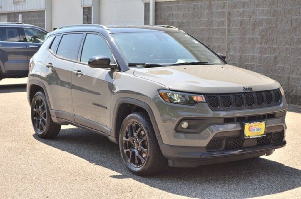 Used 2023 Jeep Compass Latitude SUV