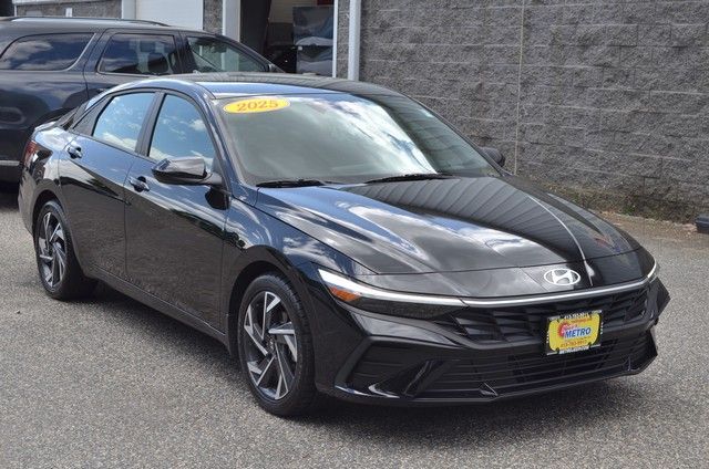 Used 2025 Hyundai Elantra SEL with VIN KMHLM4DG5SU883312 for sale in Chicopee, MA
