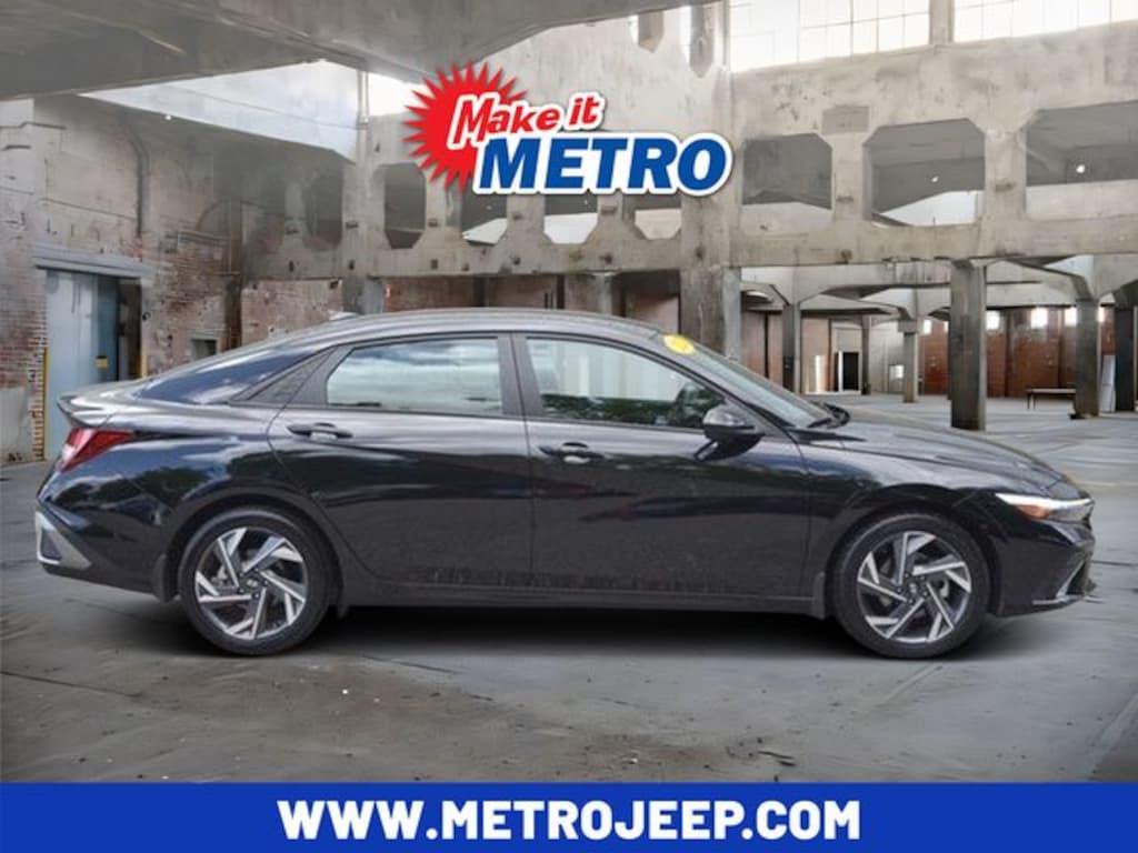 Used 2025 Hyundai Elantra