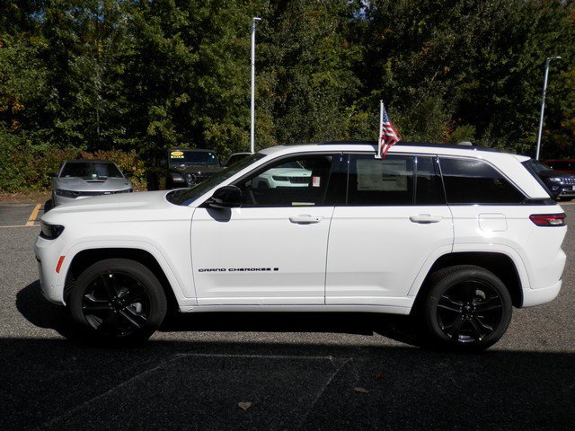 New 2027 Jeep Grand Cherokee 2 Row LIMITED 4X4 Sport Utility