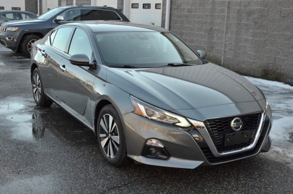 Used 2020 Nissan Altima 2.5 SV Sedan