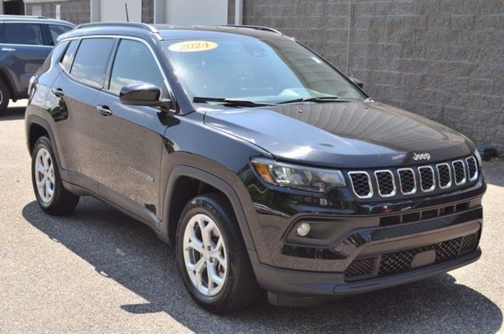 Used 2024 Jeep Compass Latitude SUV