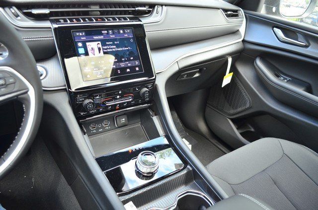 2025 Jeep Grand Cherokee L Laredo - Photo 24